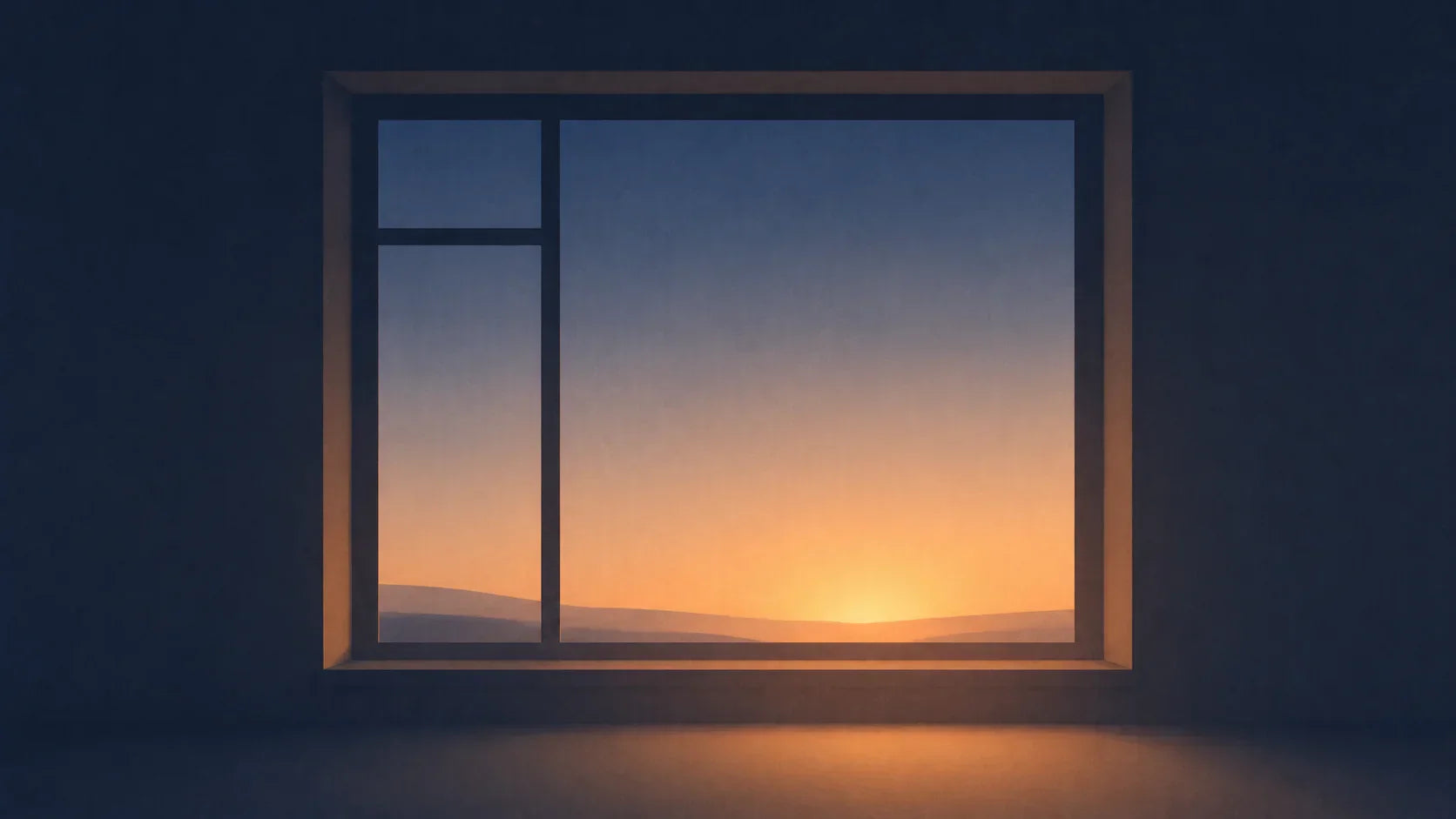 Vue minimaliste depuis une pièce sombre à travers une grande fenêtre montrant un lever de soleil chaleureux à l'horizon au-dessus de collines douces. Image