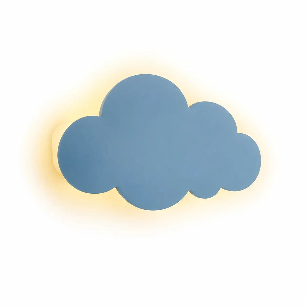 Applique murale nuage bleu ciel allumée avec halo lumineux chaleureux sur fond blanc