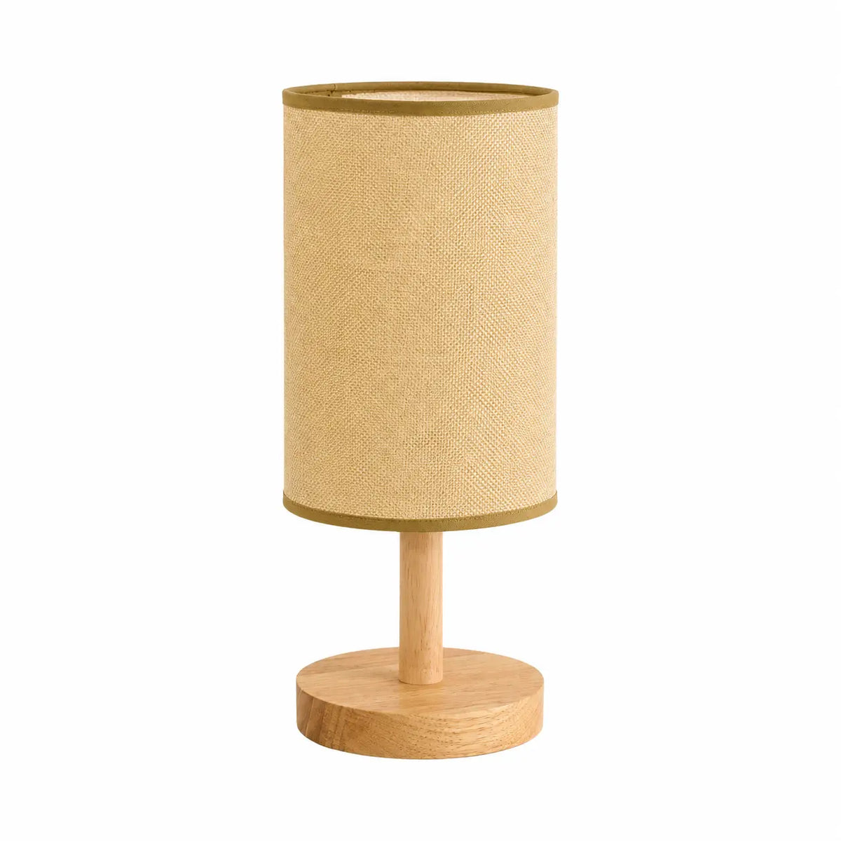 Lampe de chevet scandinave avec socle en bois clair et abat-jour cylindrique en lin beige sur fond blanc