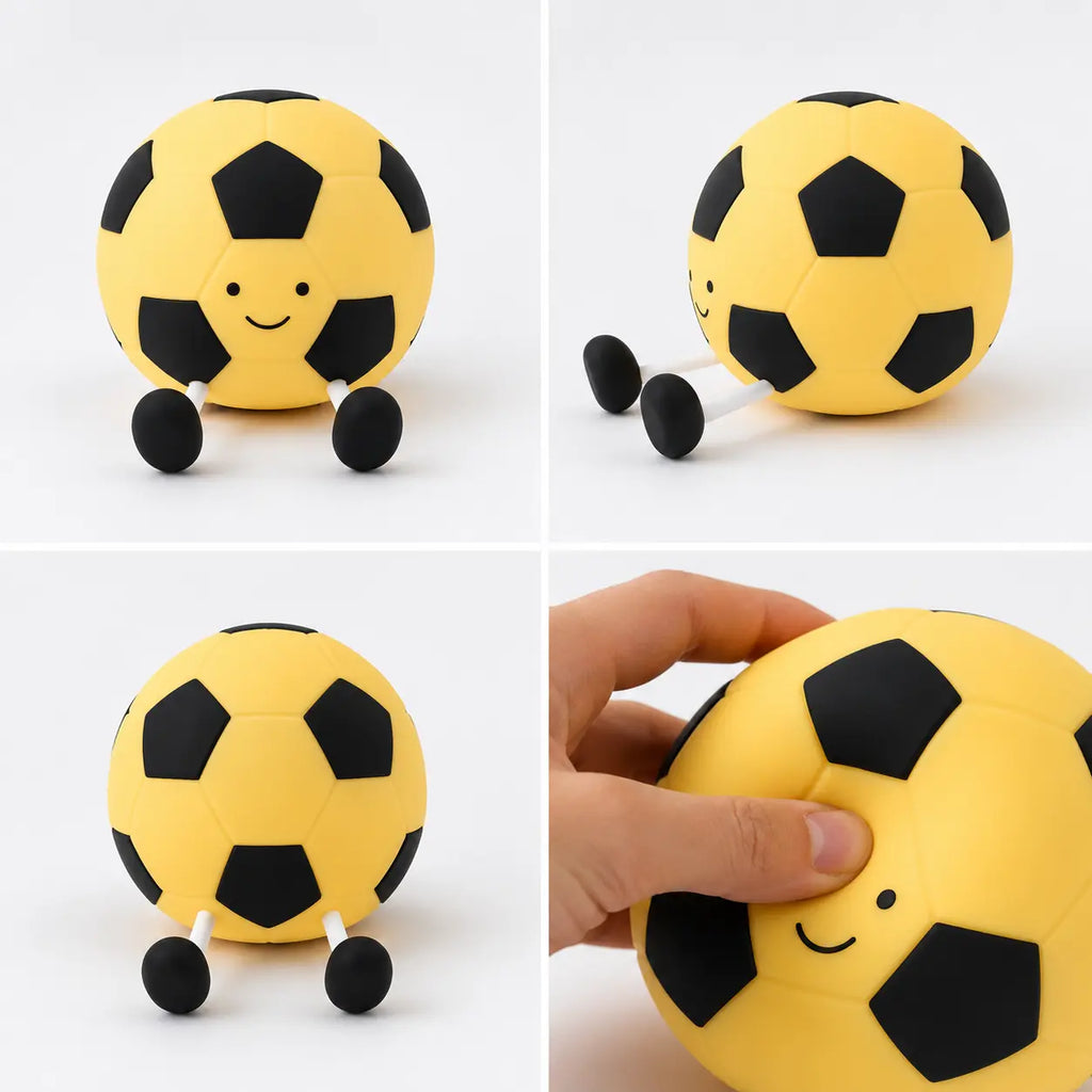 Composition de quatre vues montrant la veilleuse ballon de football sous différents angles et sa texture en silicone souple