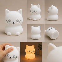 Différents angles de vue, texture souple en silicone et éclairage chaleureux de la veilleuse en forme de petit chat.