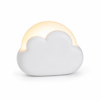 Veilleuse nomade en forme de nuage blanc diffusant une douce lumière chaude sur fond blanc