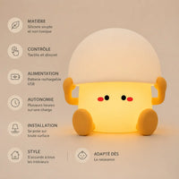 Infographie en français présentant une veilleuse œuf à la coque en silicone allumée sur fond beige, détaillant ses caractéristiques : silicone souple et non toxique, contrôle tactile discret, batterie rechargeable USB, plusieurs heures d’autonomie, pose libre et adaptée dès la naissance.