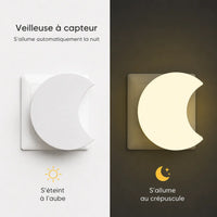 Infographie comparative montrant la veilleuse lune qui s'éteint automatiquement à l'aube et s'allume au crépuscule.
